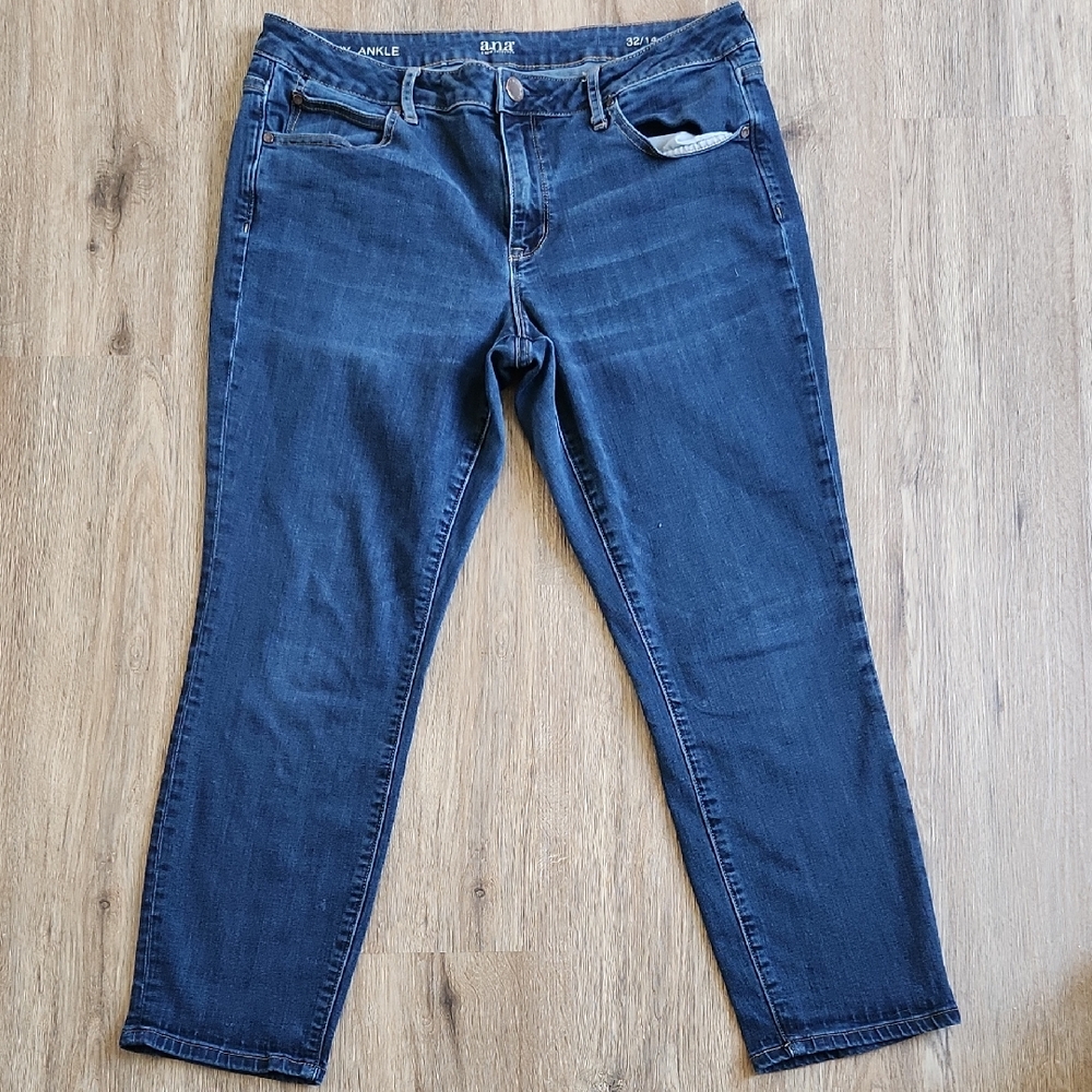 a.n.a Women's Skinny Jeans in Dark Blue Wash